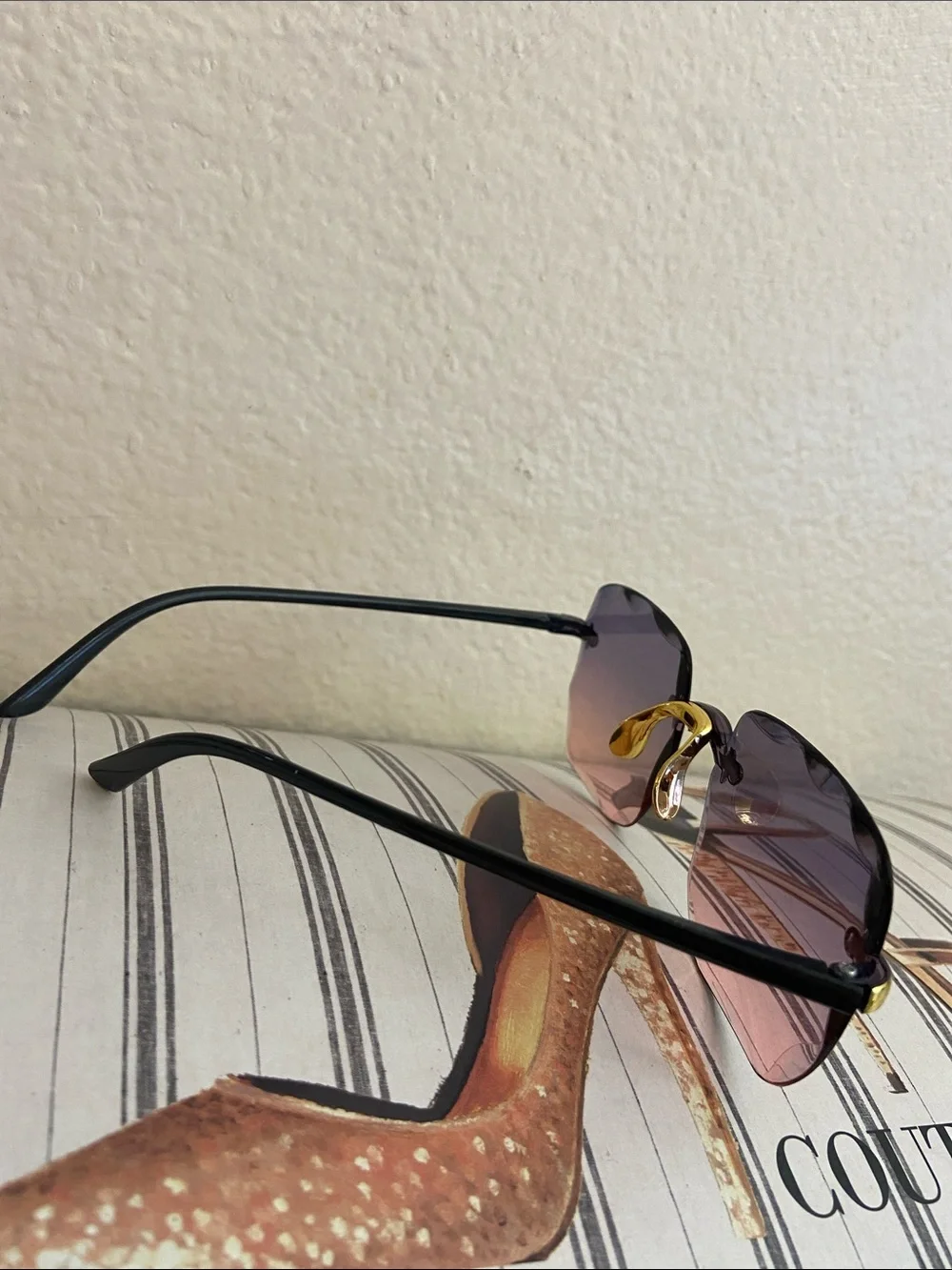 5/$10❤️❤️❤️NEW Rimless Gradient Pink Fashion Sunglasses